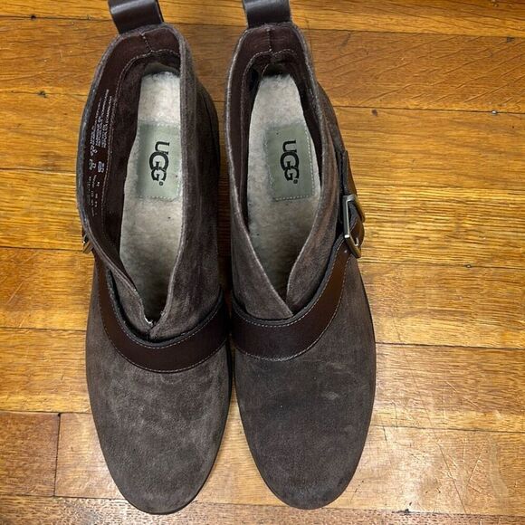 UGG Australia Wright Belted Genuine Shearling Lined Booties Womens Size 7 Nwot - Picture 8 of 8